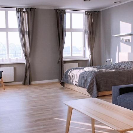 Modern Apartment In Old Riga With A River View エクステリア 写真